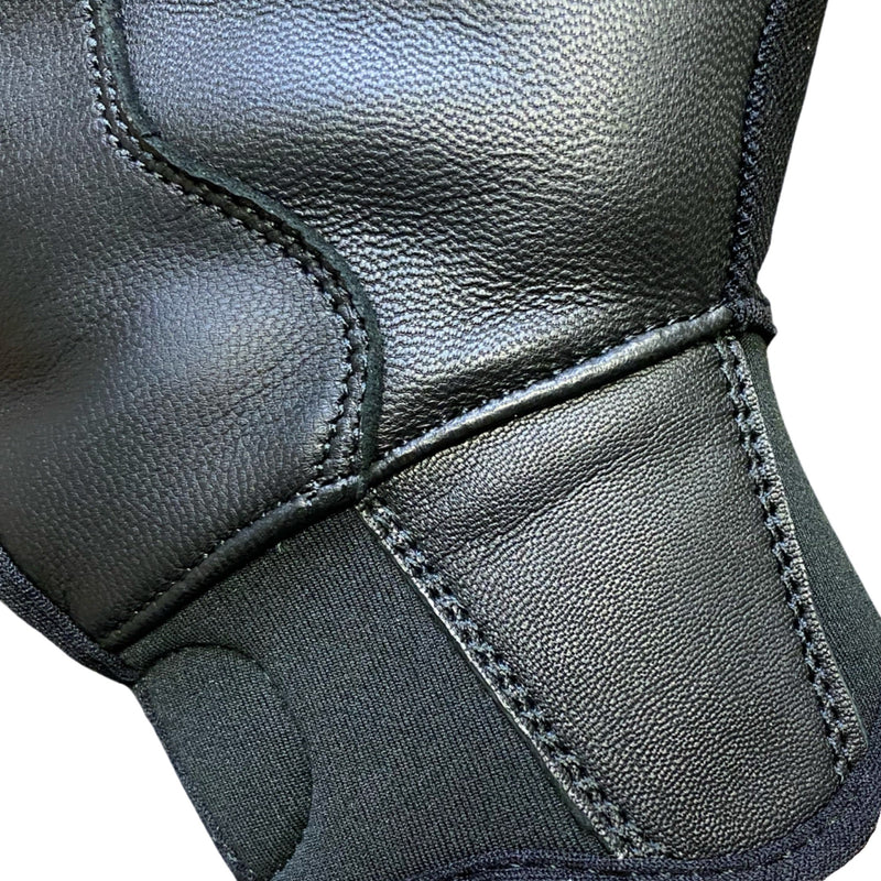 Load image into Gallery viewer, Sting Squad Batting Gloves - Black Out
